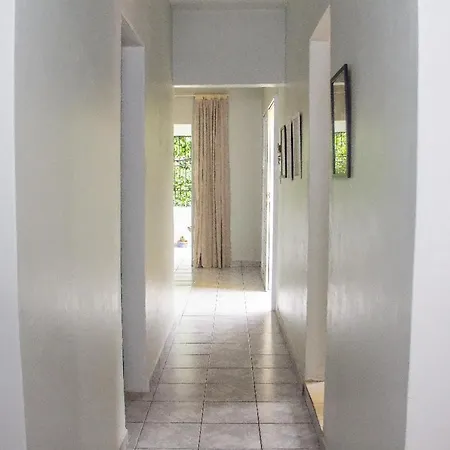 Casa Em Bairro Parquelândia